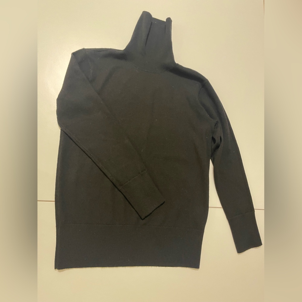 Club Monaco, black light turtleneck sweater, size XS
